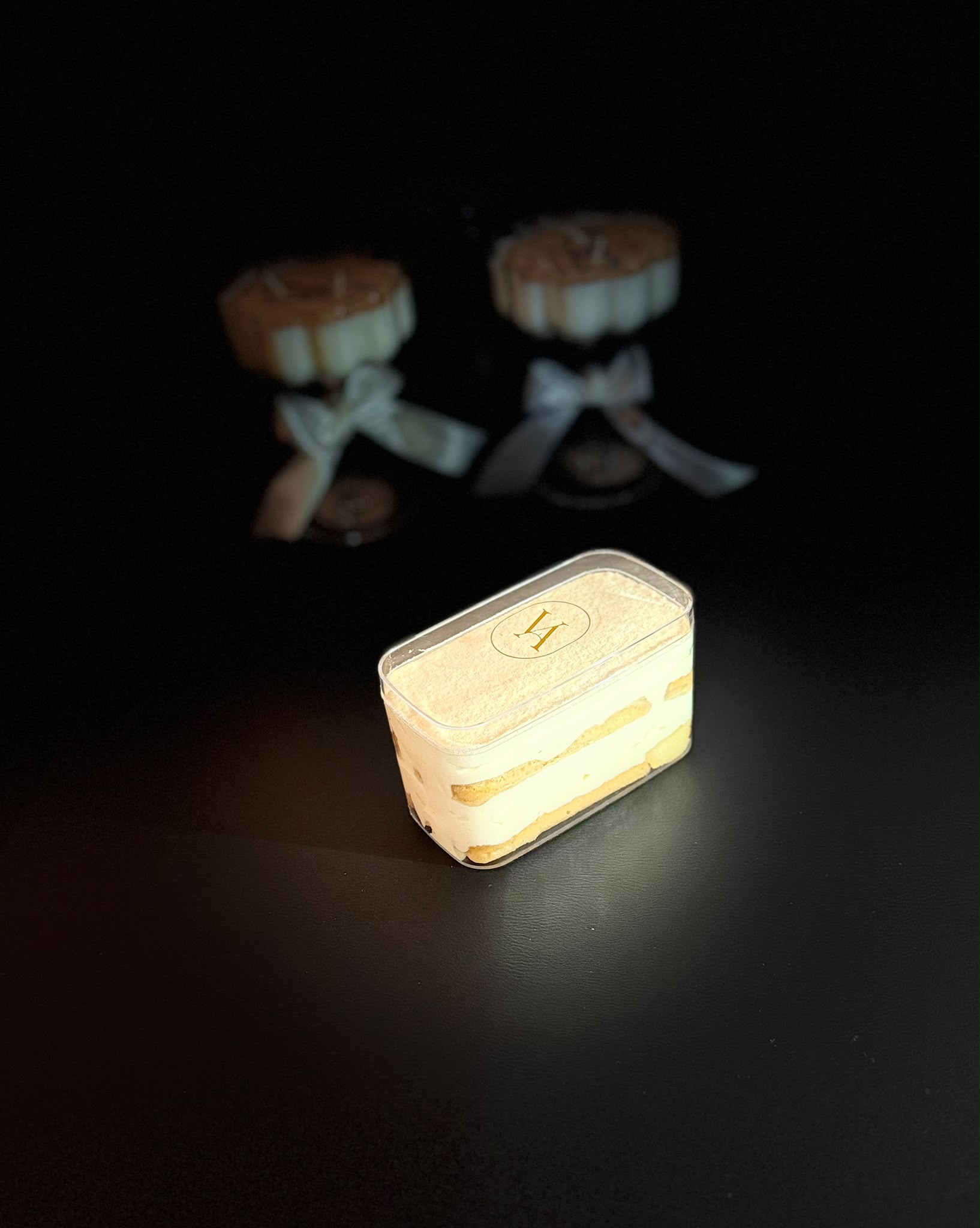 Citrus Gold tiramisu in a clear Velaura tub